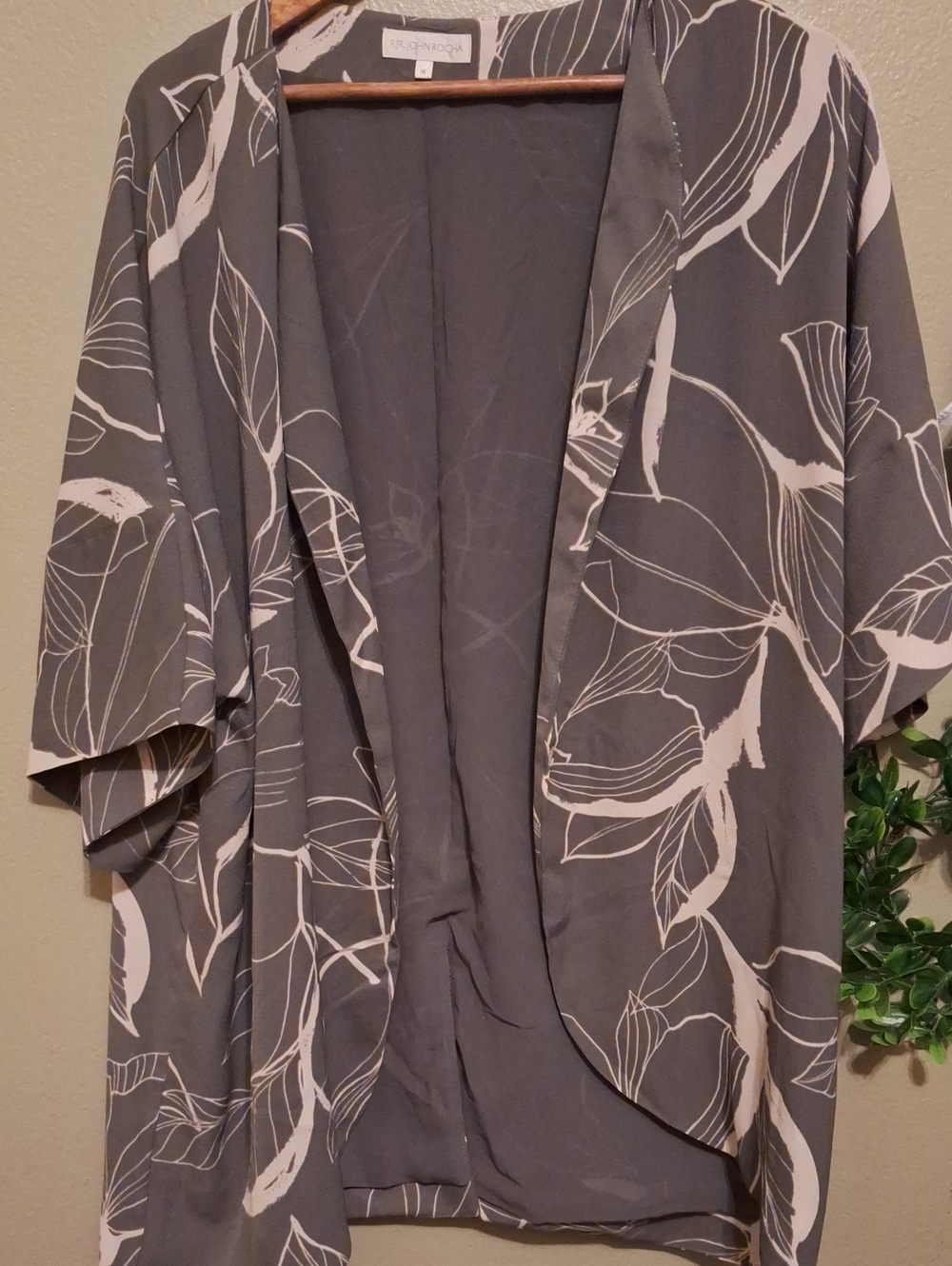 RJR JOHN ROCHA Charcoal Gray Floral-Print Kimono Jacket
